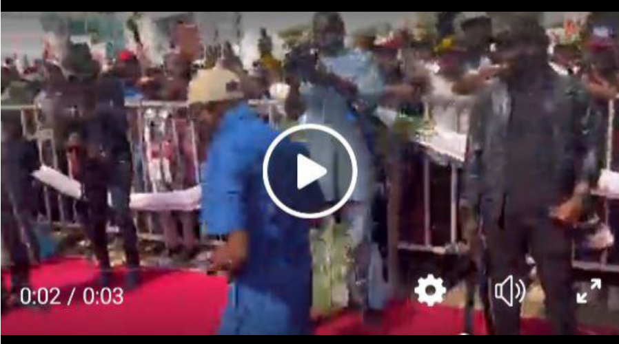 VIDEO: Oshiomhole Makes His Entrance To APC Enugu Rally Amidst Shouts Of "Oshiobaba"