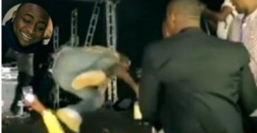 10 Nigerian Musicians Who Fell Down While Performing On Stage (video)