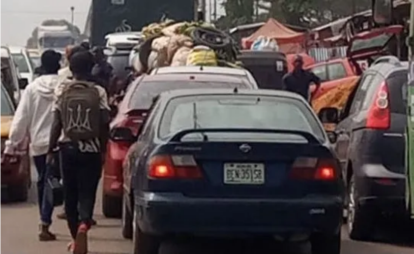 Protesters Block Lagos-Benin Expressway Over Fuel Price Hike