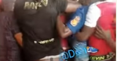 Video Of Nigerians Fighting To Use ATM To Cash New Naira Notes