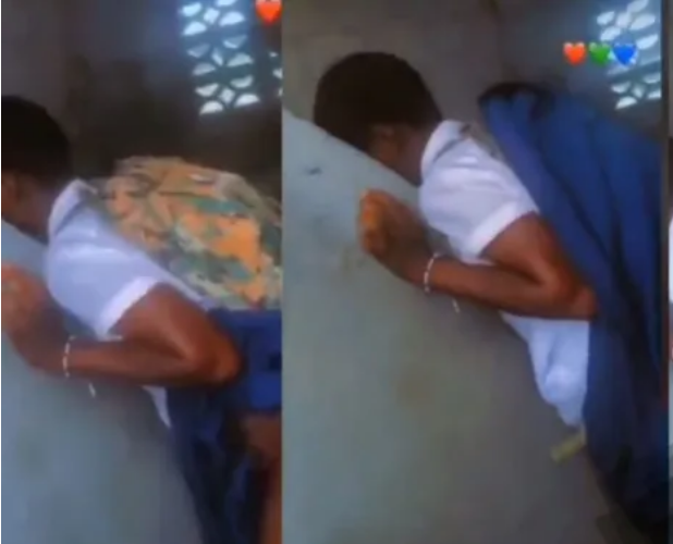 High School Students Caught On Camera Performing D0ggy At The Toilet (VIDEO)