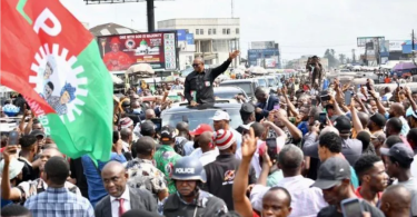 Crowd As Peter Obi Campaigns On The Streets Of Aba (Video)