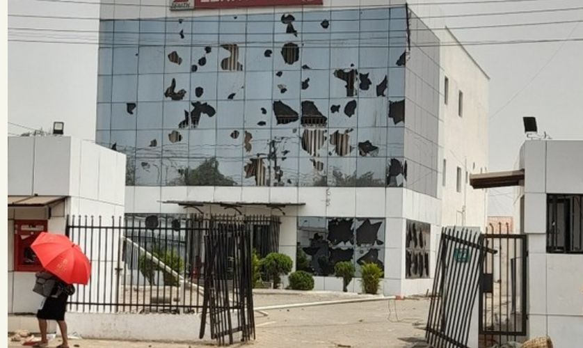 Angry Protesters Destroy Banks In Benin City, Edo State (photos)