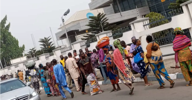 Protests over rejection of old notes resumes in Ibadan