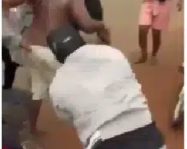 #NigeriaDecides: Armed Youths Beat Up Man For Trying To Steal Ballot Box (Video)